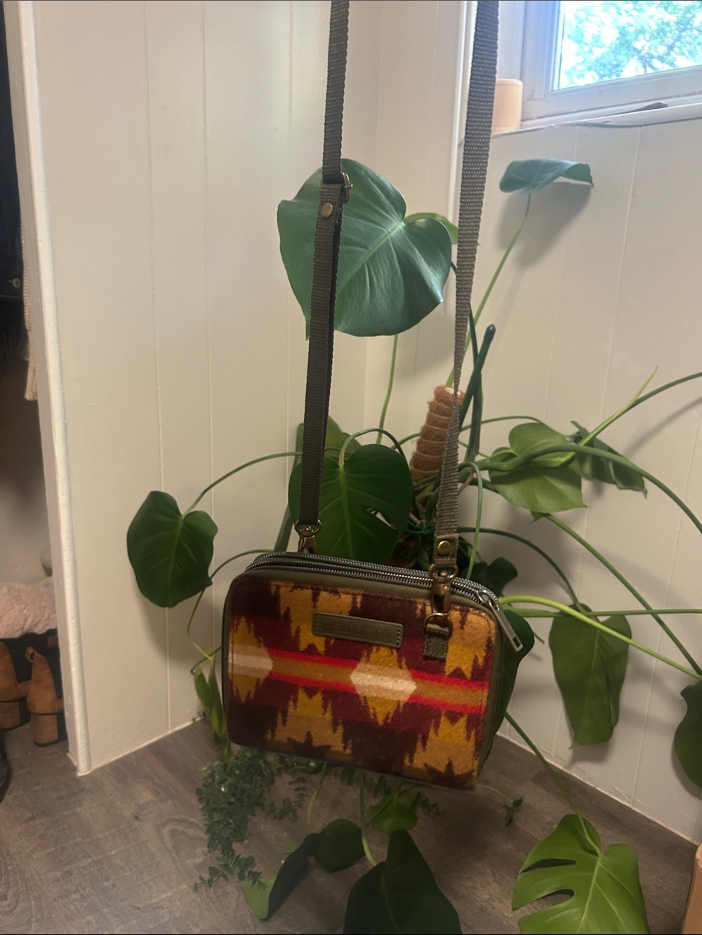 Pendleton Wool Crossbody Organizer Wallet Southwest Aztec Print